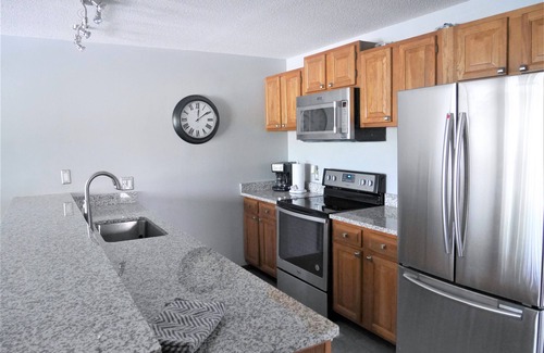 Osage Beach Condo | Cute and cozy lake condo with cove water views (30x10 slip FREE with a rent).