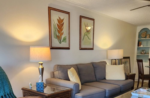 Everglades City Villa | Cute and Cozy villa with a screened front deck in the heart of the Everglades.