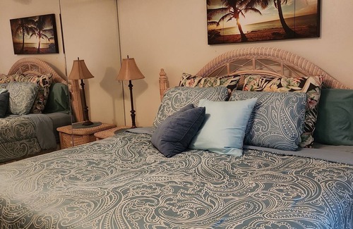 Everglades City Villa | Cute and Cozy villa with a screened front deck in the heart of the Everglades.