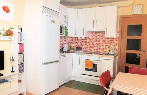 San Bartolome Apartment | CUTE AND QUIET APARTMENT, OPTIONAL PARKING, 2 BR, FREE PICK-UP