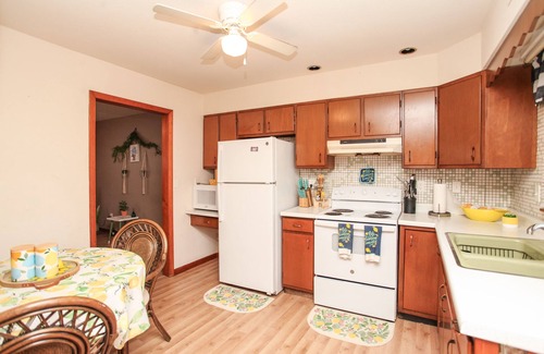 Lincoln House | Cute and Spacious One month min. rental