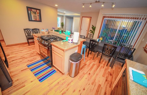 Albany House | Cute Artsy16 large parking, near parks, OSU, fairs