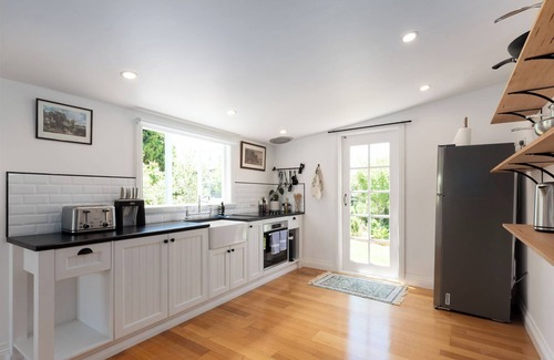 Evandale House | Cute as A Button Cottage in Charming Evandale