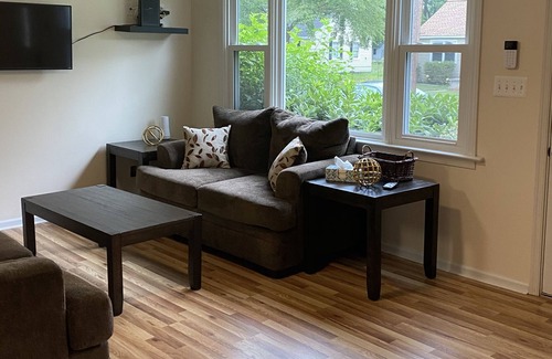 Issue House | Cute, Charming House that is Pet Friendly and less than 10 minutes from Beach