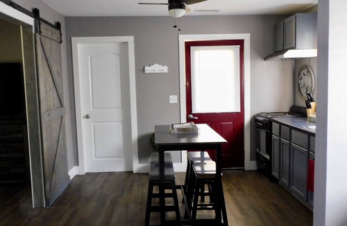 McFarland House | Cute & Cozy Cottagen