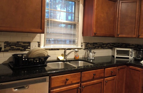 Fayetteville House | Cute house in a central location near cape fear hospital and Fort Liberty.