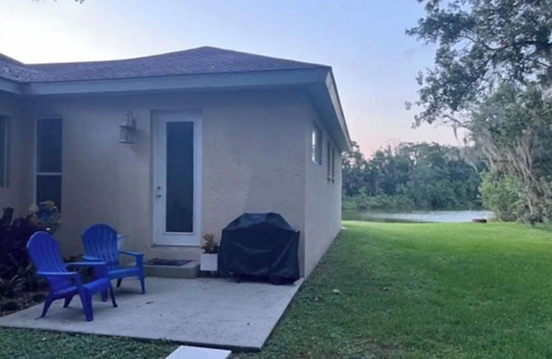 Plant City Apartment | Cute Lake Themed InLaw Suite with Trails in Peaceful Setting