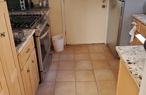 West Oakland Condo | cute live work unit in Oakland condo