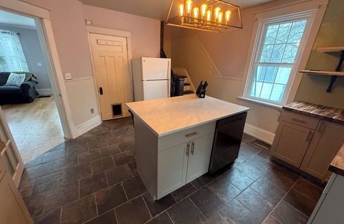 Pembroke House | Cute old farmhouse, located within the city. Recently updated.