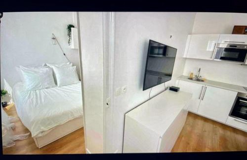 Enfants-Rouges Apartment | Cute one bedroom in Le Marais