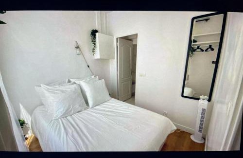 Enfants-Rouges Apartment | Cute one bedroom in Le Marais
