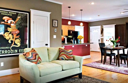 Greater Heights Apartment | Cute quiet studio - near downtown- pool and spa