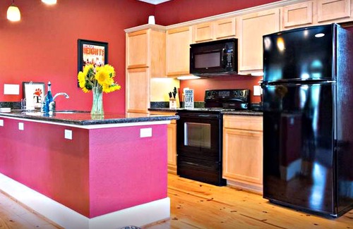 Greater Heights Apartment | Cute quiet studio - near downtown- pool and spa