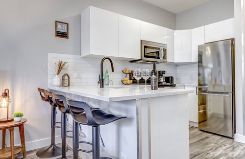 Whistler Cay Estates Apartment | Cute studio w H/T, KING bed, Main st, FREE PARKING