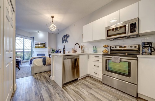 Whistler Cay Estates Apartment | Cute studio w H/T, KING bed, Main st, FREE PARKING