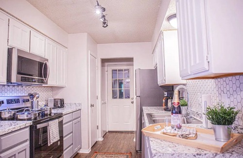 Crowley House | Cute Townhome South of Fort Worth