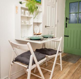 Haverfordwest Apartment | Cwtch Lackerlee