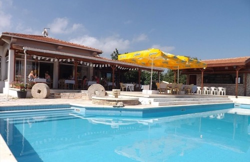 Kyrenia House | Paradise Holiday Bungalows - Best Location next to Cratos Beach Club