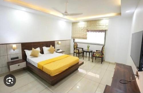 DLF City House | Cyber Vista