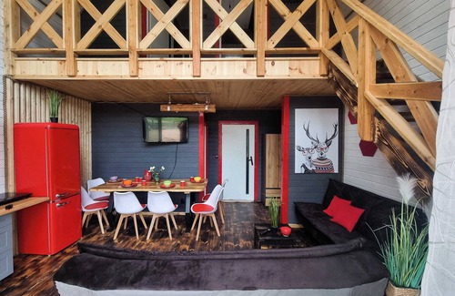 Zachelmie House | Czerwona stodoła w modern stylu. Zapraszamy do naszego świata barw i pomysłów.