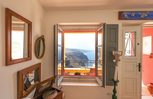 Fira Villa | D' Aniel Mansion │ Luxury villa, atop the Caldera │Hot Tub │ Breathtaking view