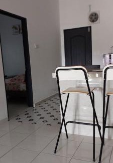Kampung Serandu House | D'Tanjung Homestay - Tulip