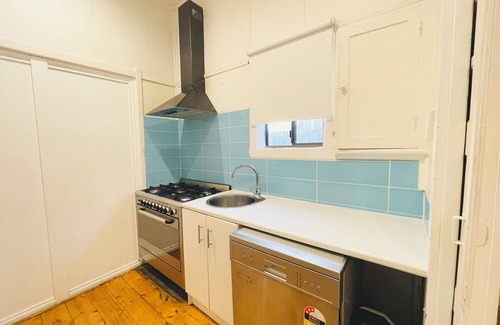 Footscray House | D114 Victorian Home Stay-close to city
