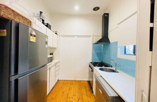 Footscray House | D114 Victorian Home Stay-close to city