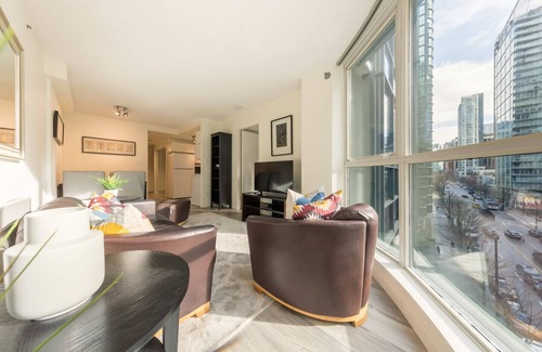 Coal Harbour Condo | D32 - 1 bedroom in Coal Harbour
