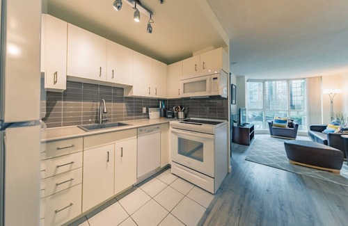 Coal Harbour Condo | D32 - 1 bedroom in Coal Harbour