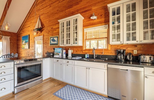 Duck House | D4302 Shore Enough. Semi-OF, Sanderling, Elevator, PETS OK, Community Pool