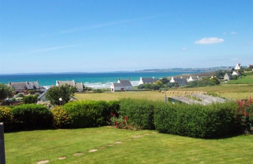 Plomodiern House | D8004- VILLA SEA VIEW WITH LARGE GARDEN 150 M FROM THE BEACH OF PORS-AR-VAG