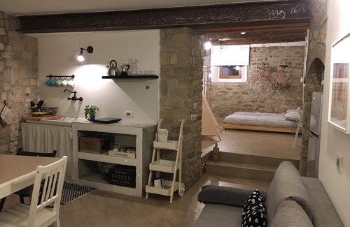 Costa di Mezzate House | Da Agostino, the house of milk