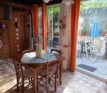 Lipari Historic Centre Apartment | DA FEDERICA Casa Vacanze BAIA PORTO DELLE GENTI