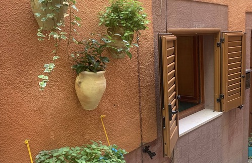 Bosa Historic Centre House | Da Ida Cozy little house in the historic center of Bosa with pets allowed