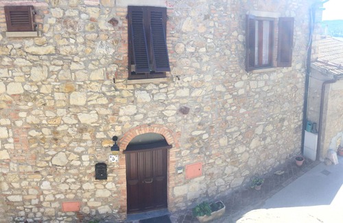 Canneto Apartment | Da Monica: self-contained apartment set in the ancient village of Canneto