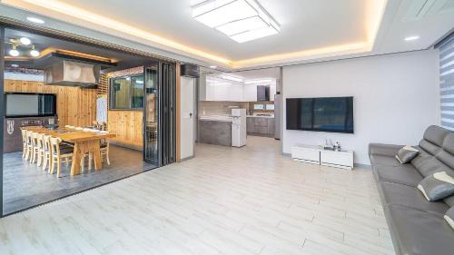 Ansan House | Daebudo Juni Pension