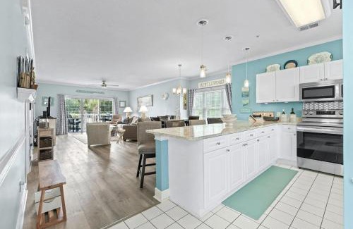 Central Myrtle Beach Apartment | Dahlia 205