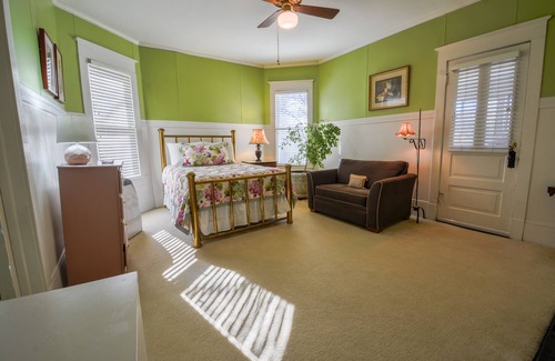 Lindley Park Bed & Breakfast | Dailey Renewal Retreat Bed & Breakfast