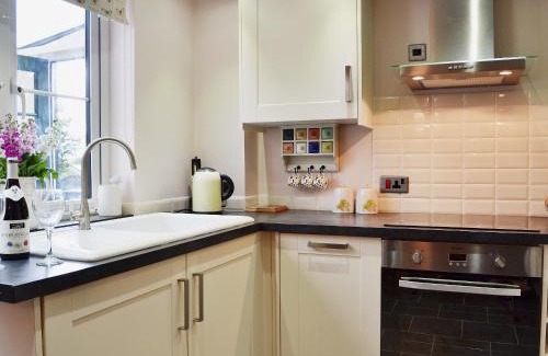 Five Oak Green House | Dairy Cottage
