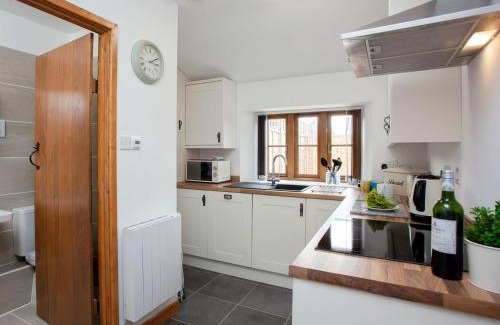 Hewish House | Daisy Cottage - Uk31294