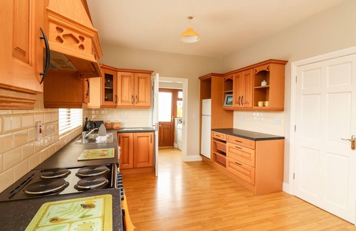 Banna House | DAISY'S COTTAGE, pet friendly in Listowel, County Kerry