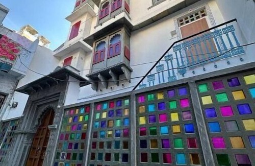 Lake Swaroop Sagar House | Dakhsina haveli heritage Deluxe room