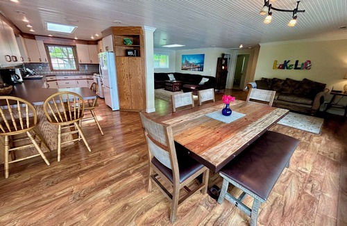 Byrdstown House | Dale Hollow Lake’s ONLY Waterfront Home.