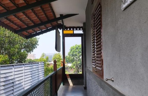 Setiabudi House | Dalem Arum (for women only)