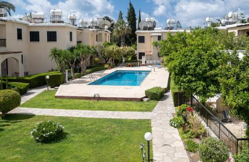 Konia Apartment | Dalia Seaside 2 Bedroom Apartment with Pool & Garden