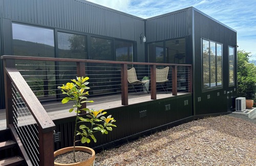 Warburton House | Dalla Vite, 'by the vine'