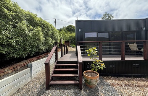 Warburton House | Dalla Vite, 'by the vine'