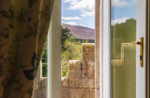 Blairgowrie Villa | Dalnaglar Castle