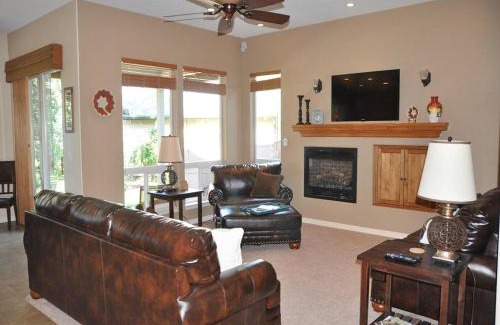 Dalton Ranch House | Dalton Ranch 73 Red Cliff Road